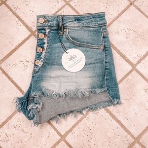 NWT adorable jean shorts